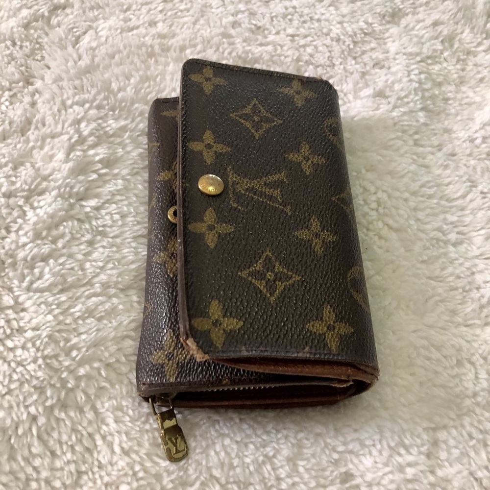 Authentic Sarah Wallet from Louis Vuitton CA0040